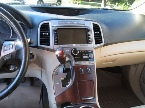 Used 2011 Toyota Venza AWD image 14