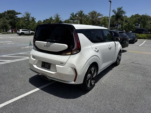 Used 2023 Kia Soul GT-Line w/ GT-Line Technology Package FWD image 3