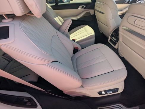 Certified 2025 BMW X7 xDrive40i w/ Executive Package AWD/4WD image 18