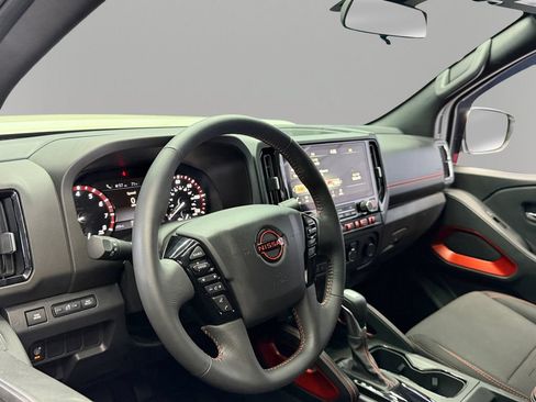 Used 2025 Nissan Frontier Pro-X RWD image 16