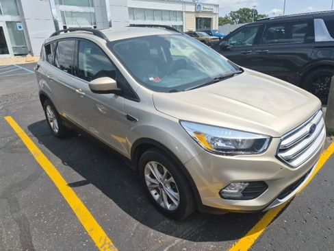 Used 2018 Ford Escape SE AWD/4WD image 2