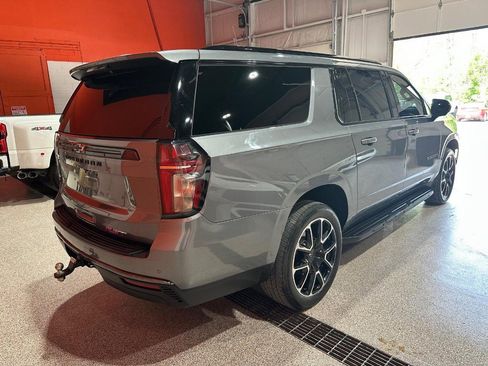 Used 2021 Chevrolet Suburban RST image 3