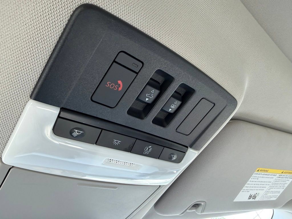 Used 2022 Nissan Pathfinder Platinum w/ Lighting Package (N92) FWD image 21