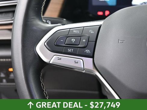 Used 2024 Volkswagen Atlas SE AWD/4WD image 33