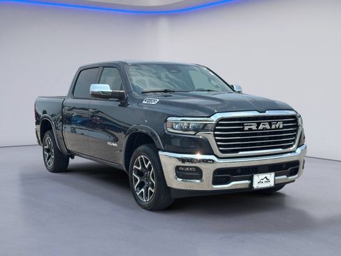 Used 2025 RAM 1500 Laramie AWD/4WD image 5