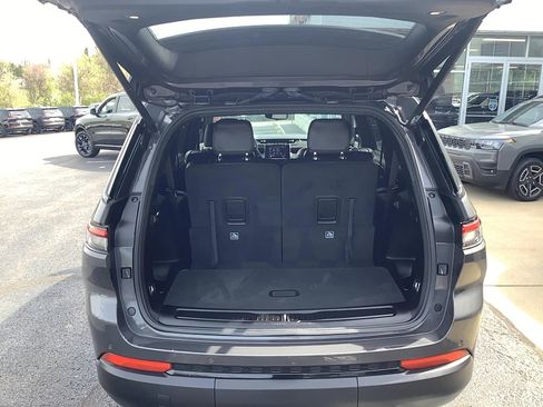 Certified 2024 Jeep Grand Cherokee L Laredo image 5