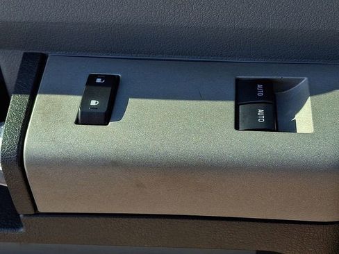 Used 2021 Ford F650 2WD Regular Cab Super Duty image 18