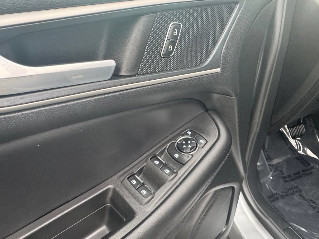Used 2024 Ford Edge SEL w/ Convenience Package AWD/4WD image 16
