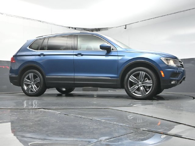 Used 2020 Volkswagen Tiguan SEL FWD image 34