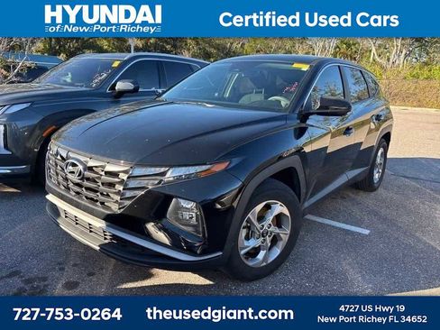 Used 2022 Hyundai Tucson SE image 1