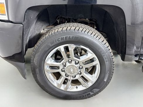 Used 2016 Chevrolet Silverado 2500 High Country w/ Duramax Plus Package AWD/4WD image 31