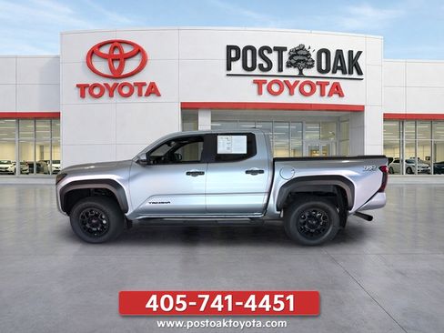 Used 2024 Toyota Tacoma TRD Off-Road AWD/4WD image 4