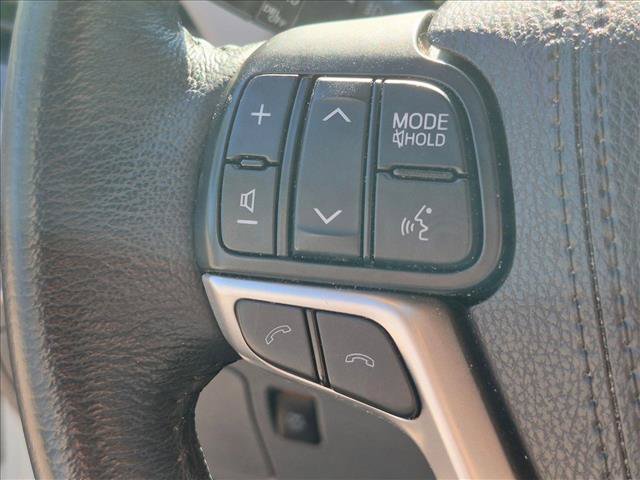 Used 2018 Toyota Sienna XLE w/ Carpet Mat Package AWD/4WD image 15