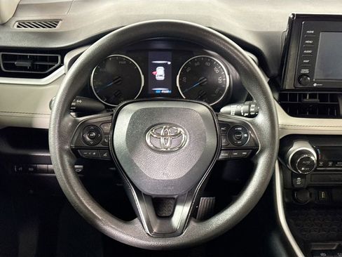 Used 2022 Toyota RAV4 XLE image 13