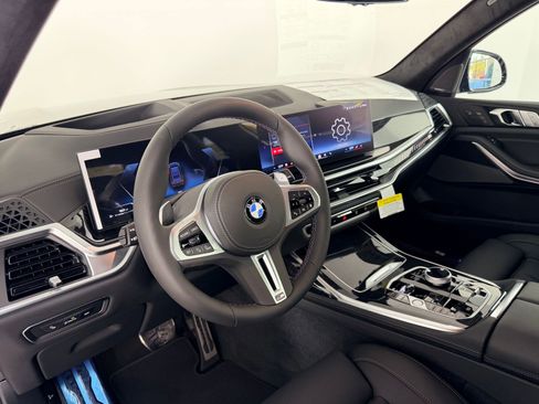 New 2026 BMW X7 M60i image 4