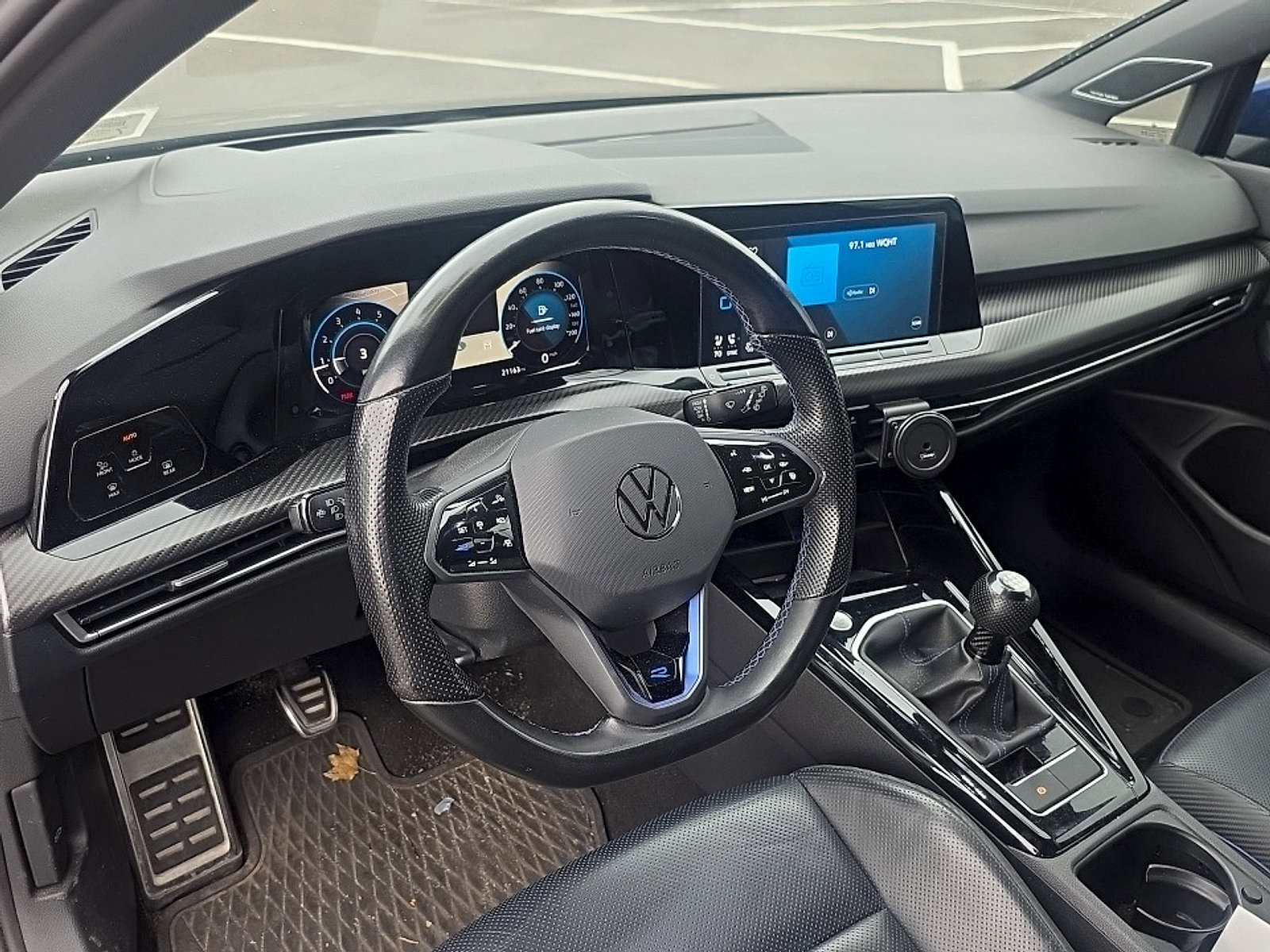 Used 2023 Volkswagen Golf 20th Anniversary Edition AWD/4WD image 15