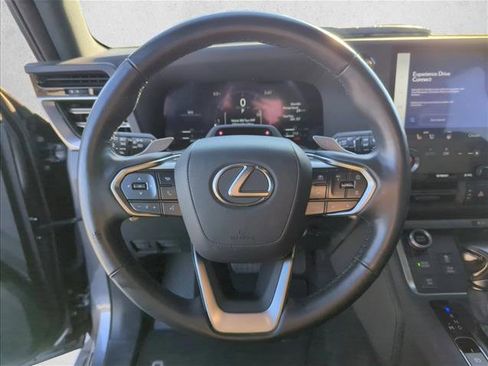 Used 2024 Lexus GX 550 image 12