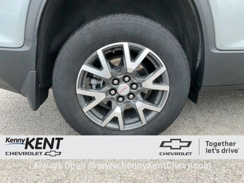 Certified 2023 GMC Acadia SLE w/ Driver Convenience Package image 10