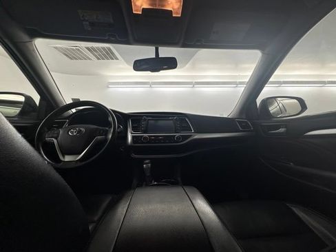 Used 2016 Toyota Highlander XLE FWD image 15