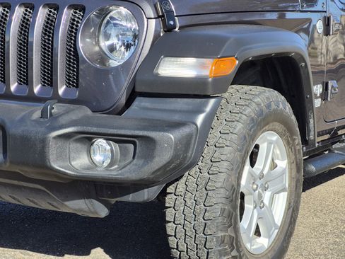 Used 2021 Jeep Wrangler Unlimited Sport AWD/4WD image 9