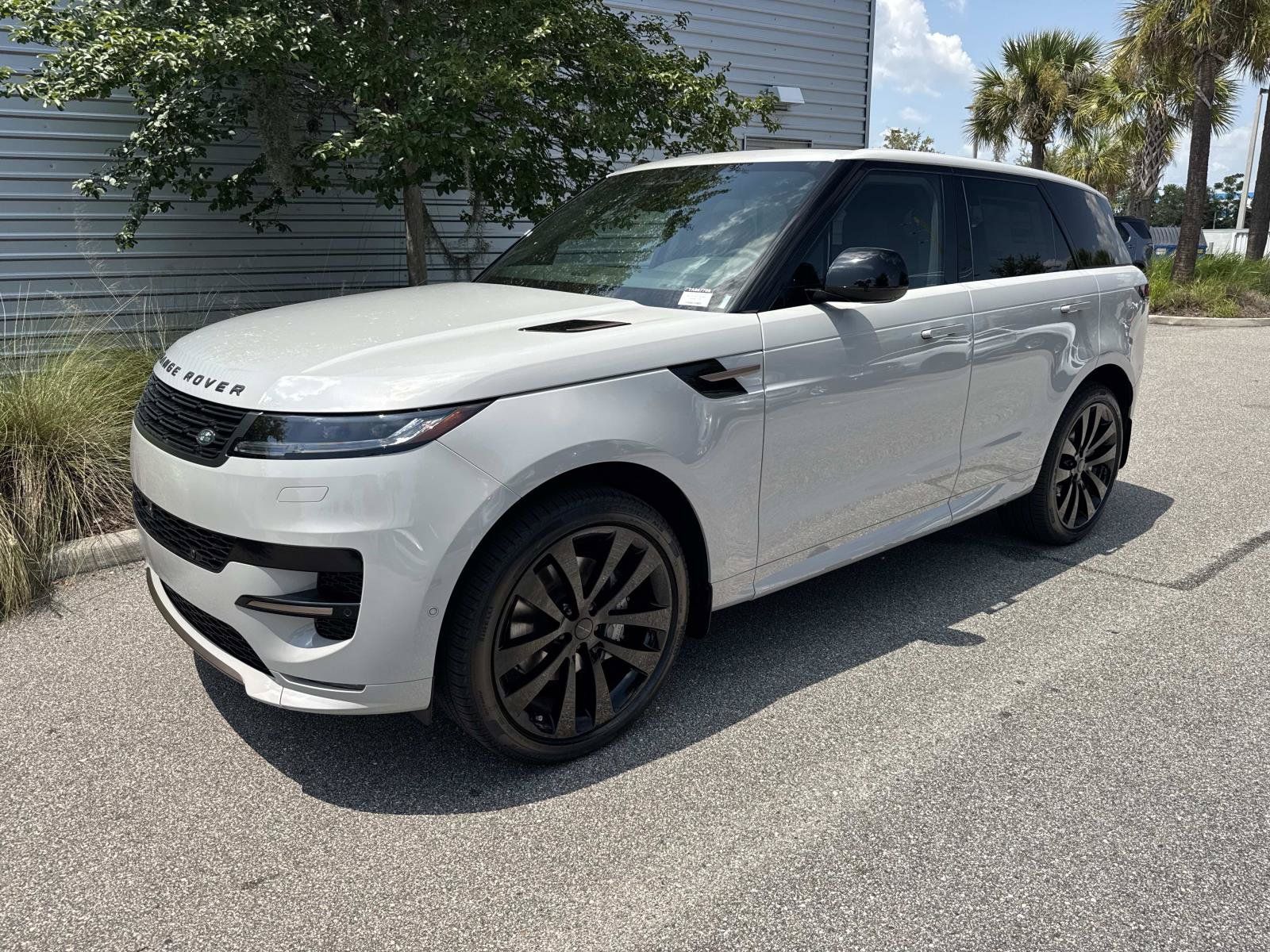 New 2026 Land Rover Range Rover Sport Dynamic SE AWD/4WD image 1