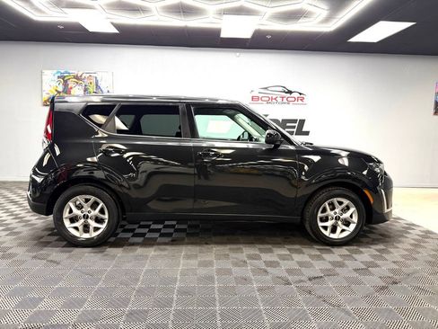 Used 2023 Kia Soul LX w/ Option Group 015 FWD image 16