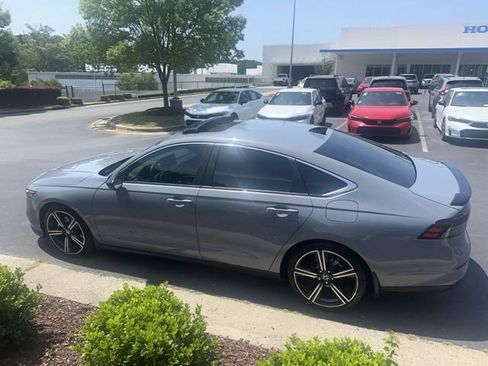 Used 2023 Honda Accord Sport image 13