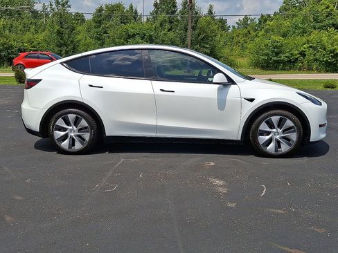 Used 2023 Tesla Model Y Long Range AWD/4WD image 26