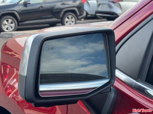 Used 2026 Chevrolet Silverado 1500 High Country image 9