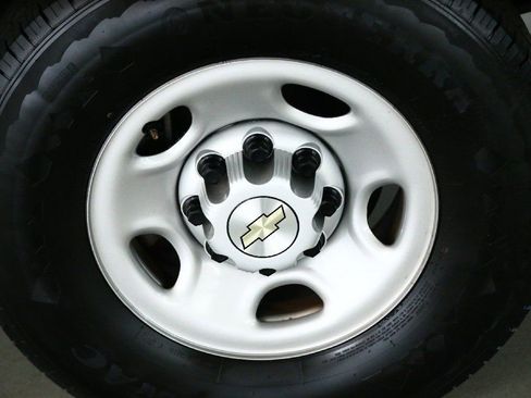 Used 2023 Chevrolet Express 2500 Extended w/ Driver Convenience Package image 38