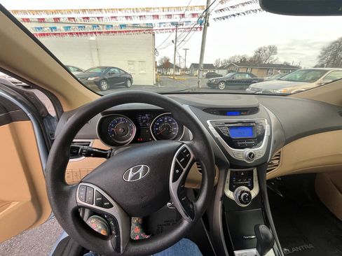 Used 2012 Hyundai Elantra GLS w/ Preferred Pkg 3 image 12