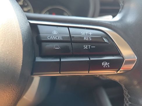 Used 2024 MAZDA MAZDA3 s FWD image 32