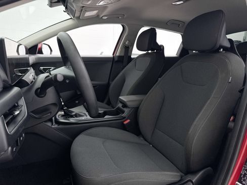 Certified 2025 Kia K4 FWD image 18