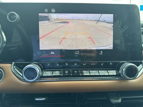 Used 2024 GMC Canyon AT4 w/ AT4 Premium Package image 17