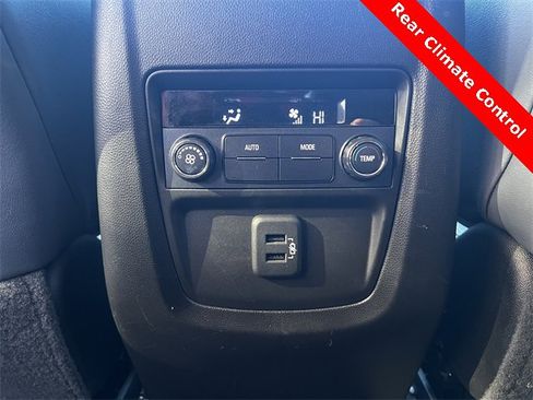 Used 2019 Buick Enclave Essence image 27