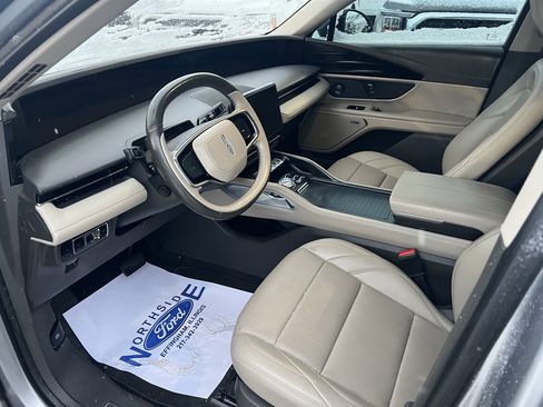 Used 2024 Lincoln Nautilus Premier w/ Equipment Group 102A image 12