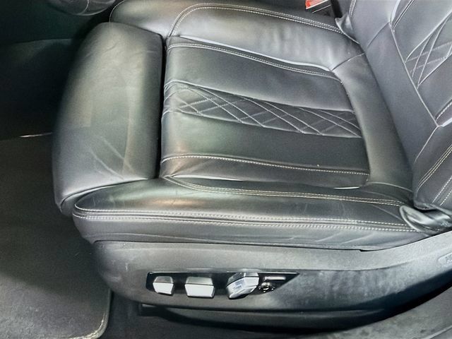 Used 2022 BMW 750Li xDrive AWD/4WD image 24