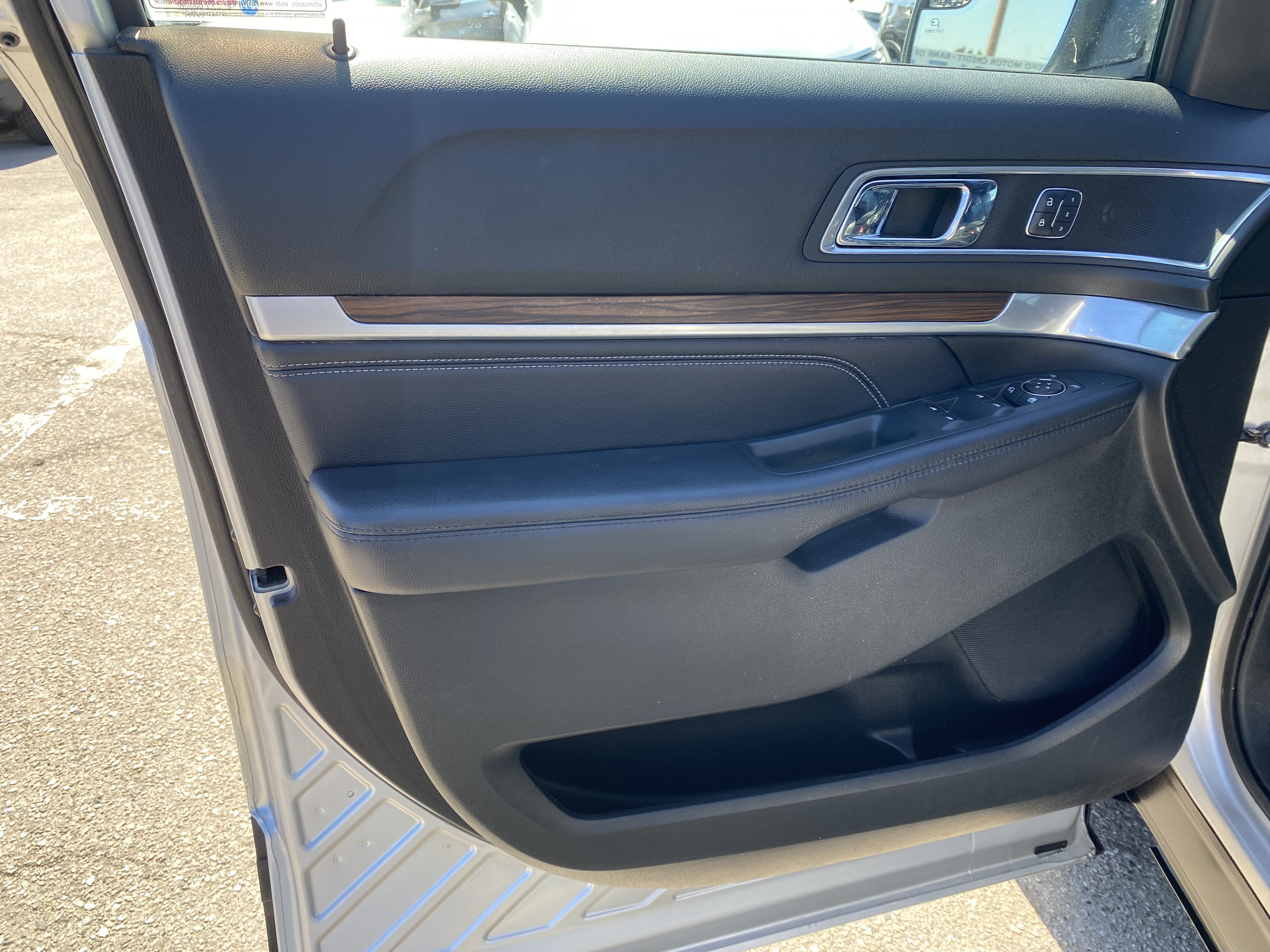 Used 2018 Ford Explorer Limited FWD image 14