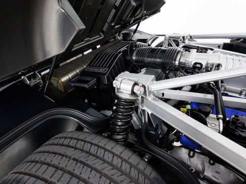 Used 2006 Ford GT RWD image 54