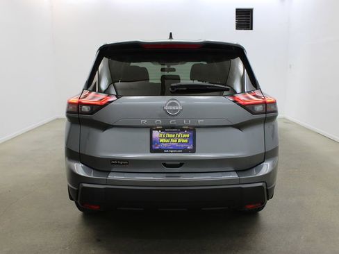 New 2026 Nissan Rogue SV FWD image 4
