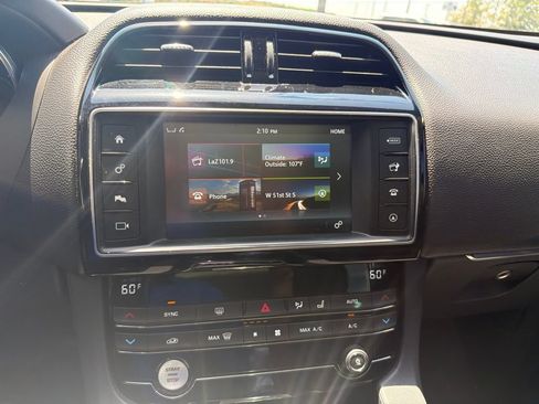 Used 2018 Jaguar F-PACE Prestige AWD/4WD image 15