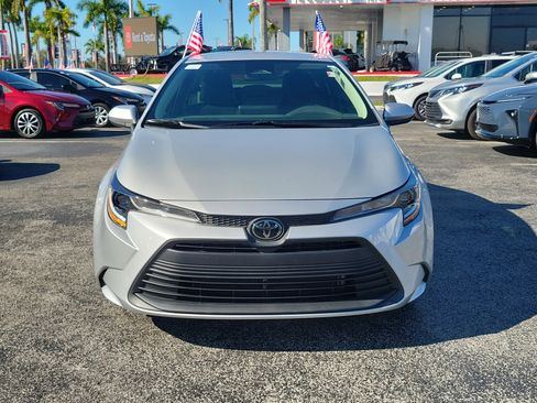 Used 2023 Toyota Corolla LE image 4