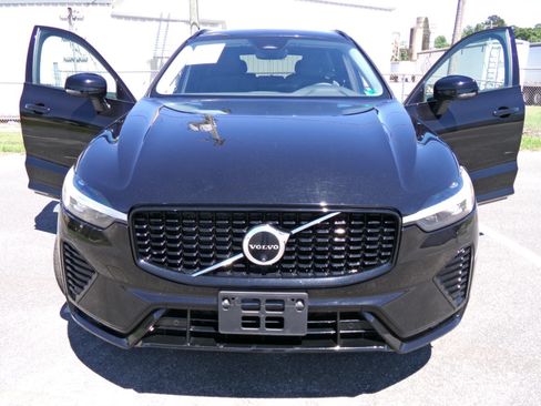 Used 2024 Volvo XC60 B5 Plus AWD/4WD image 6