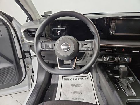 Certified 2025 Nissan Kicks S image 15