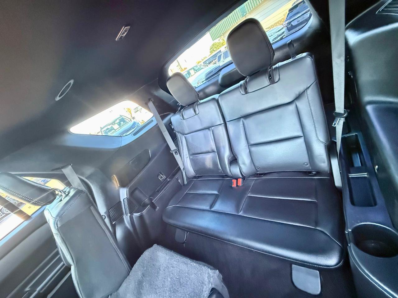 Used 2020 Ford Explorer XLT w/ Equipment Group 202A AWD/4WD image 39