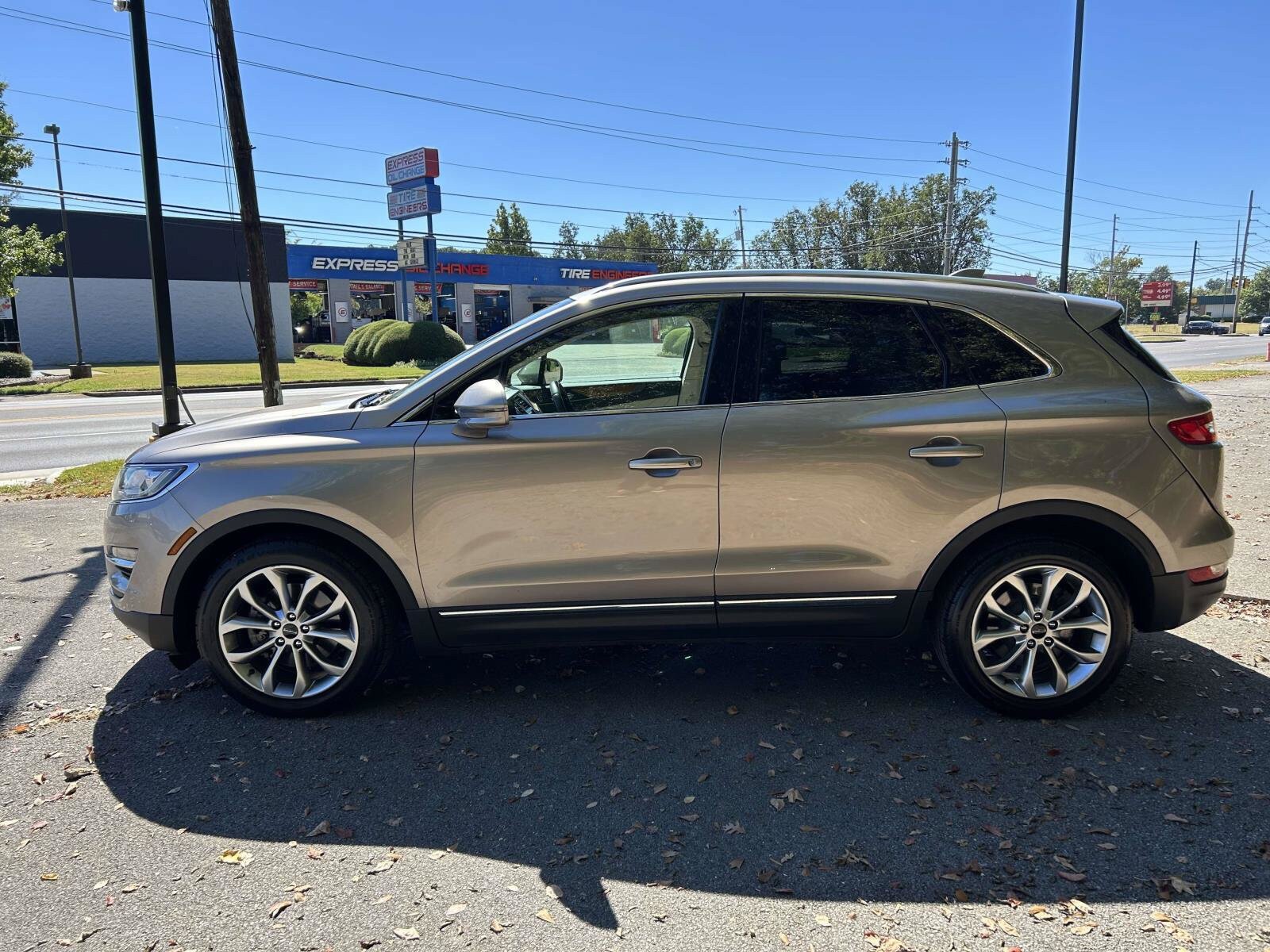 Used 2018 Lincoln MKC Select w/ Select Plus Package FWD image 8