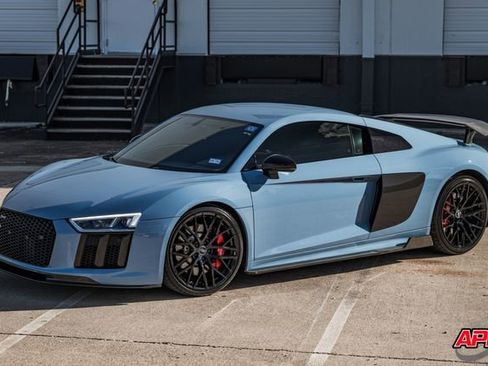 Used 2018 Audi R8 V10 w/ Premium Package image 45