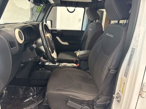 Used 2017 Jeep Wrangler Unlimited Sahara image 17