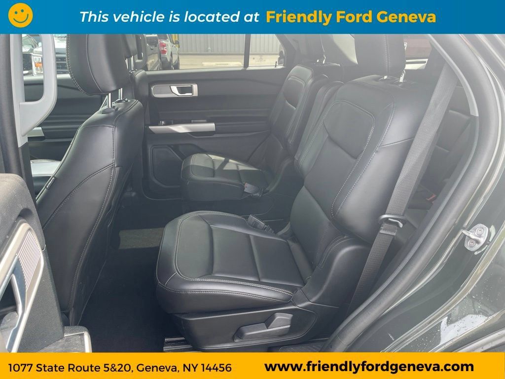 Used 2024 Ford Explorer XLT w/ Equipment Group 202A AWD/4WD image 32
