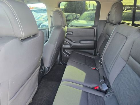 Used 2022 Nissan Frontier SV image 11